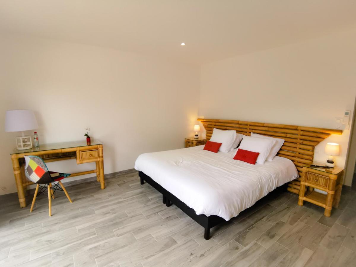 Domaine Des Bois Argentes Bed & Breakfast Saugirard Exterior photo