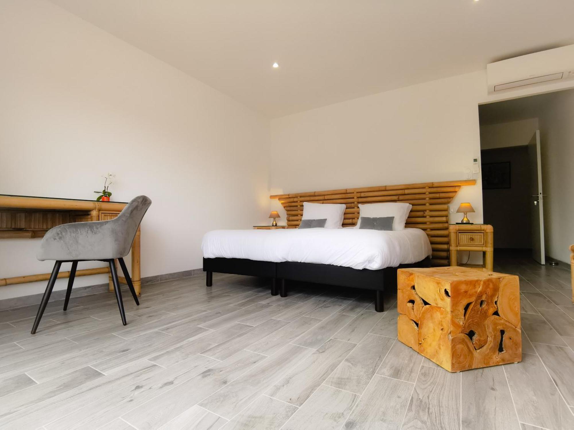 Domaine Des Bois Argentes Bed & Breakfast Saugirard Room photo